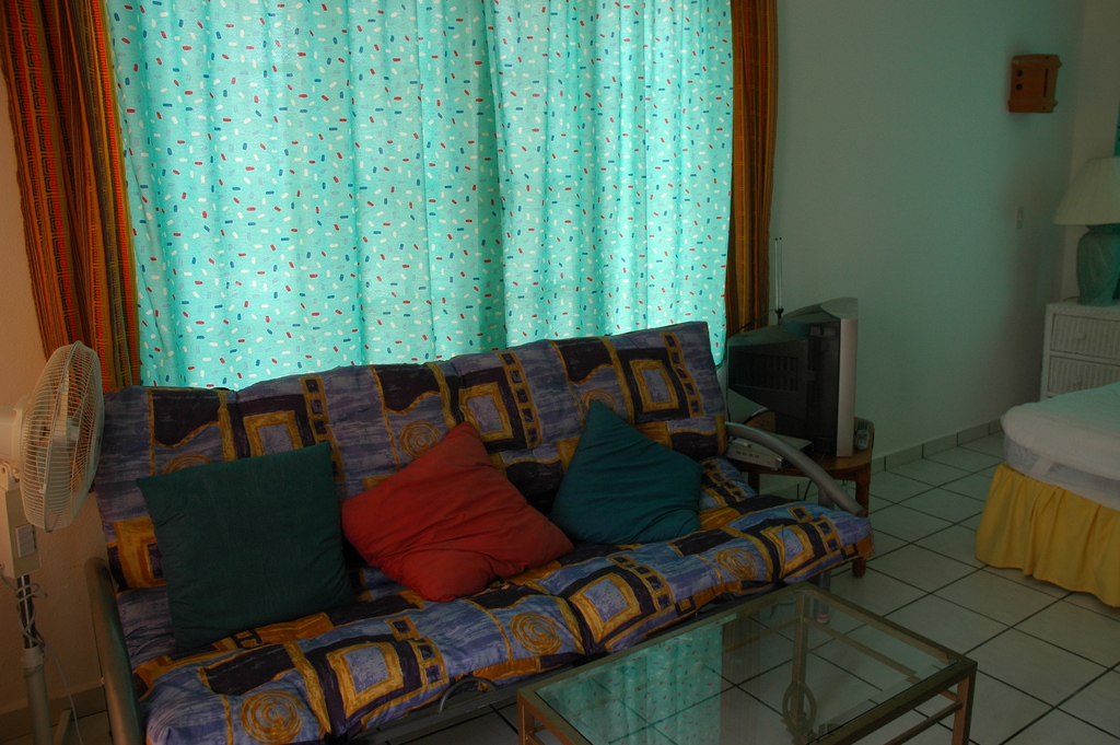 2bd06145e81f7272